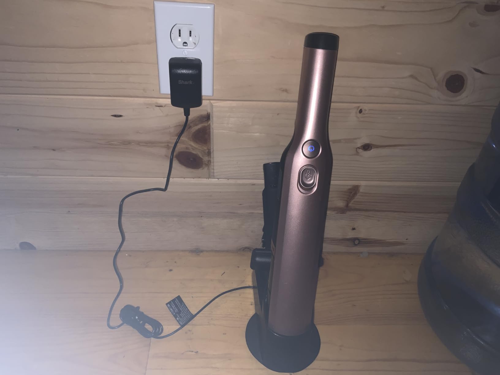 Shark WANDVAC Cordless Hand Vac, Rose Gold, WV201RGBRN customer photo 2