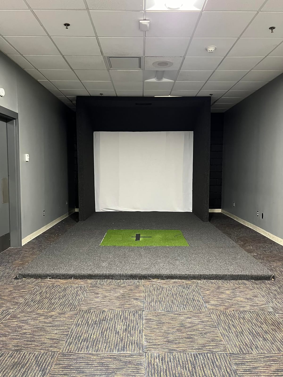 aikeec Golf Simulator Impact Screen: 7mm Thickened Golf Impact Screen for Indoor/Home/Garage Training - Ultra Clear 10ft Impact Screen with 32 pcs Grommets Holes, 5 Size Options customer photo 1