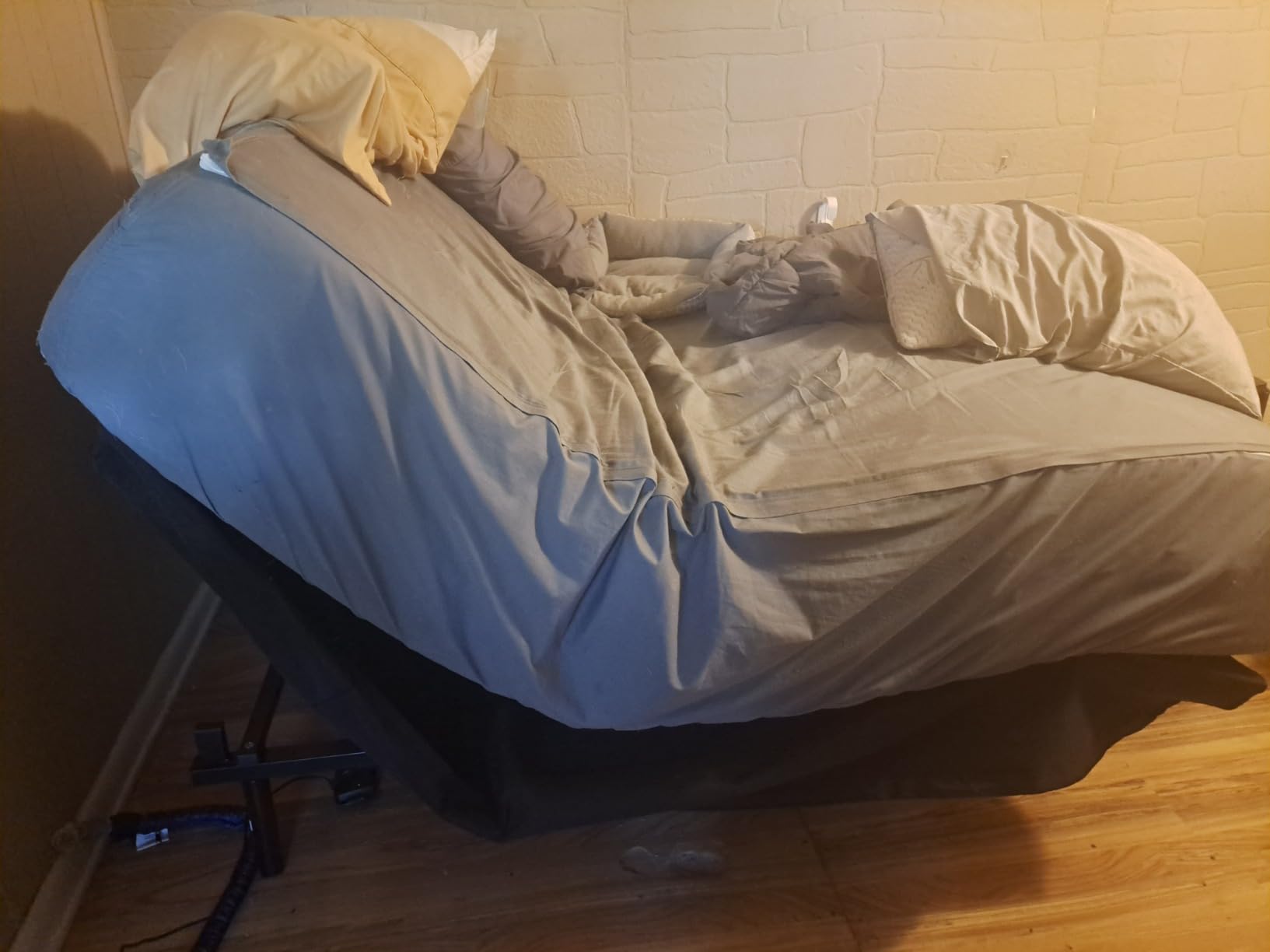SHA CERLIN Electric Adjustable Full Size Bed Base customer photo 2
