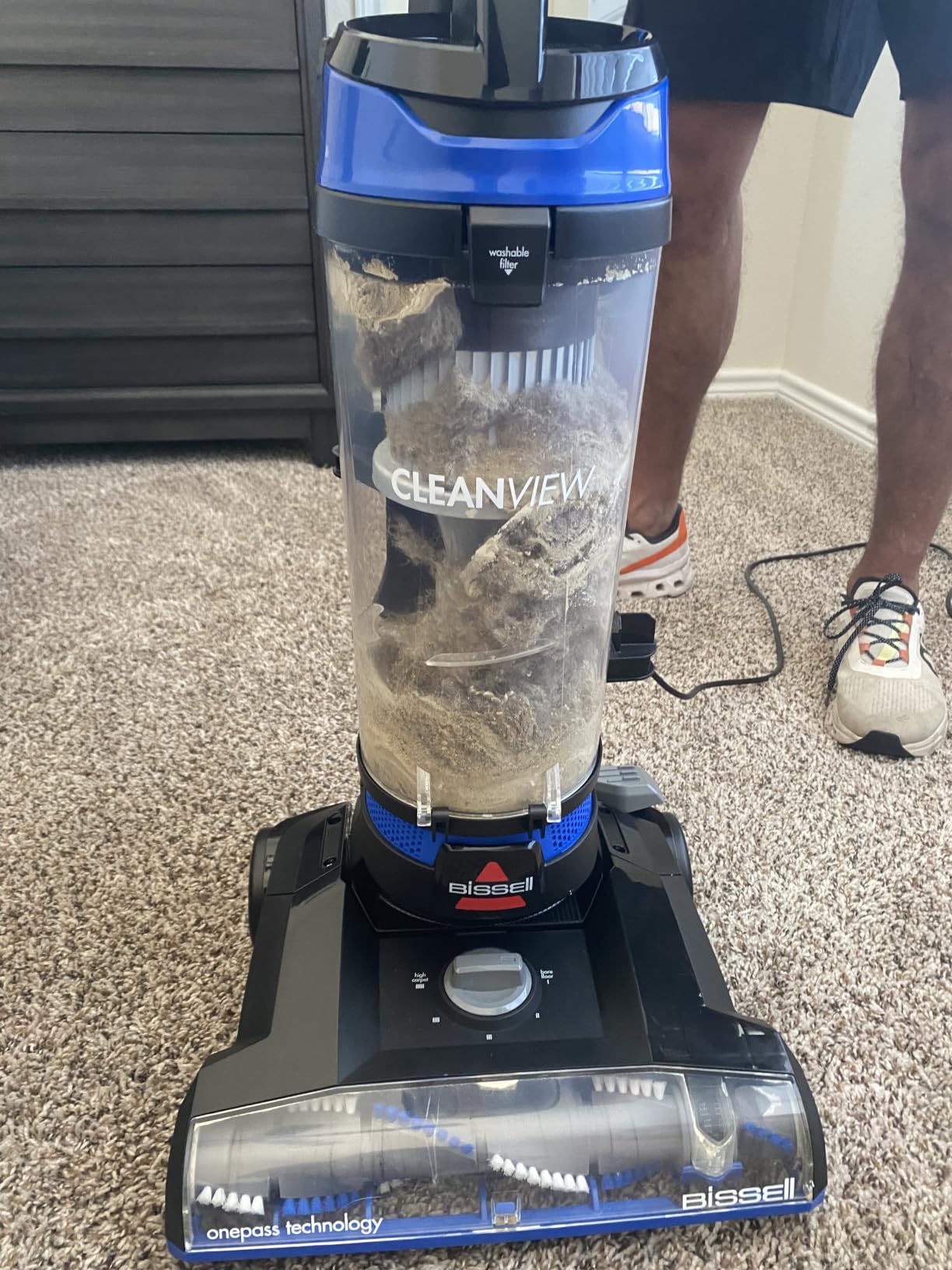 Bissell CleanView Upright Vacuum with Active Extension Wand, XL 2L Dirt Tank Capacity, Powerful Suction & OnePass Technology for Carpets & Hard Floors, 3536 customer photo 2