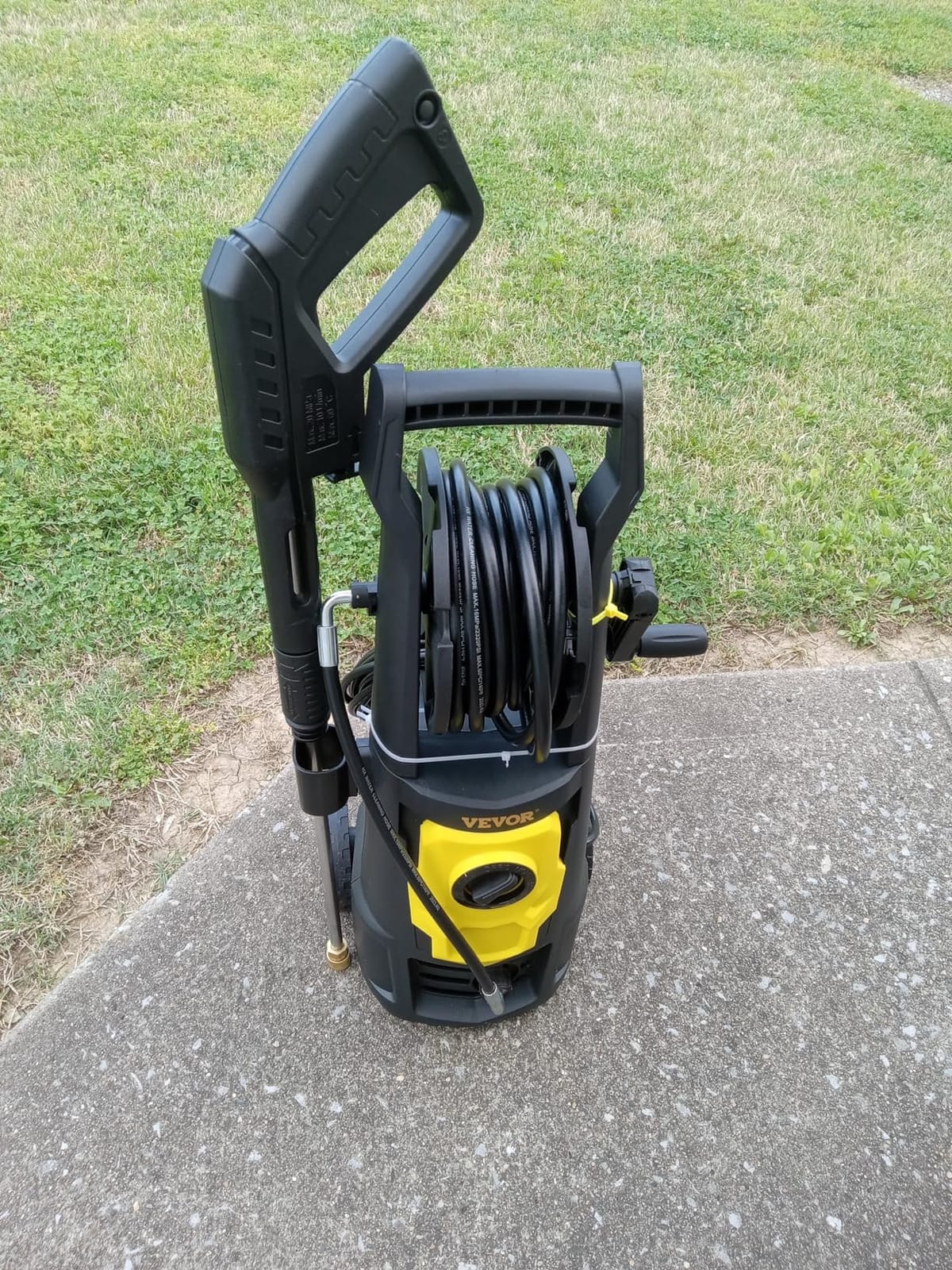 VEVOR Electric Pressure Washer, 2000 PSI, Max 1.65 GPM Power Washer w/ 20 ft Hose & Reel, 4 Quick Connect Nozzles, Foam Cannon, Portable to Clean Patios, Cars, Fences, Driveways, ETL Listed customer photo 2