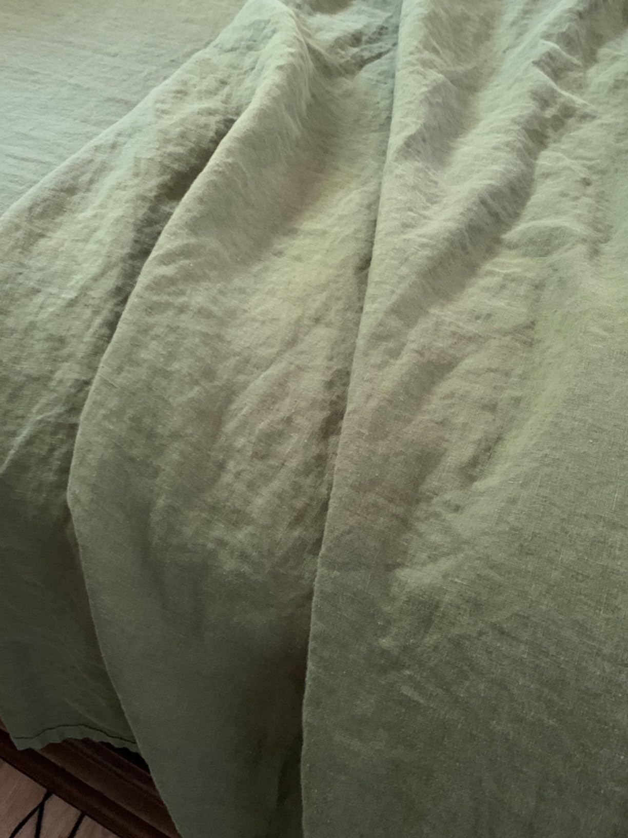 EVERLY Linen Queen Sheets Set, 100% Stonewashed French Linen Bed Sheets Deep Pocket Sheets, 4 Pieces (1 Flat Sheet, 1 Fitted Sheet, 2 Pillowcases) Natural Flax Bedding Set-Mossy Green customer photo 2