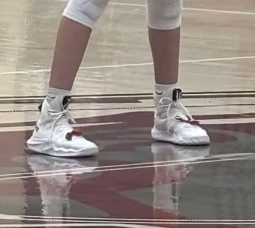 Under Armour Women's Flow Highlight Ace Volleyball Shoes customer photo 1