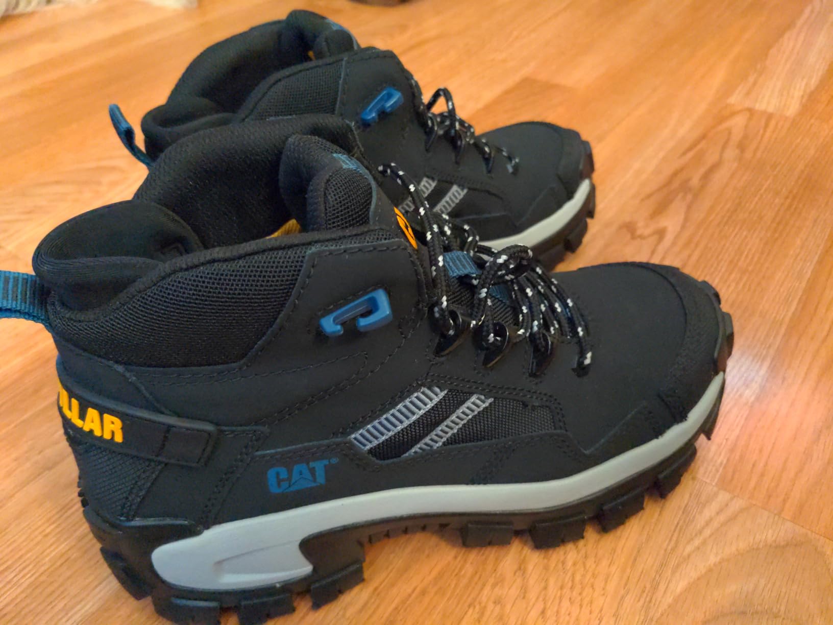 Cat Footwear Men's Invader Mid Vent Ct customer photo 2