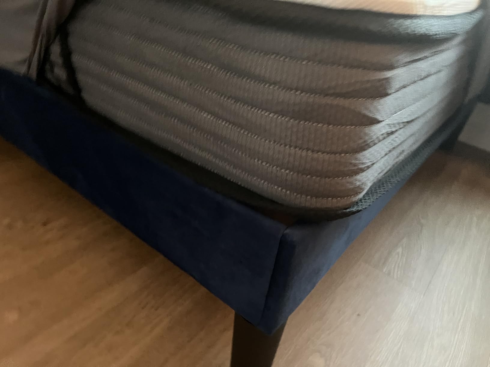 Queen Mattress, 12 Inch Pillow Top Hybrid Mattress in a Box Medium Firm Fiberglass-Free, Soft Breathable Pressure Relief Memory Foam Pocket Innerspring Bed, CertiPUR-US Certified customer photo 1