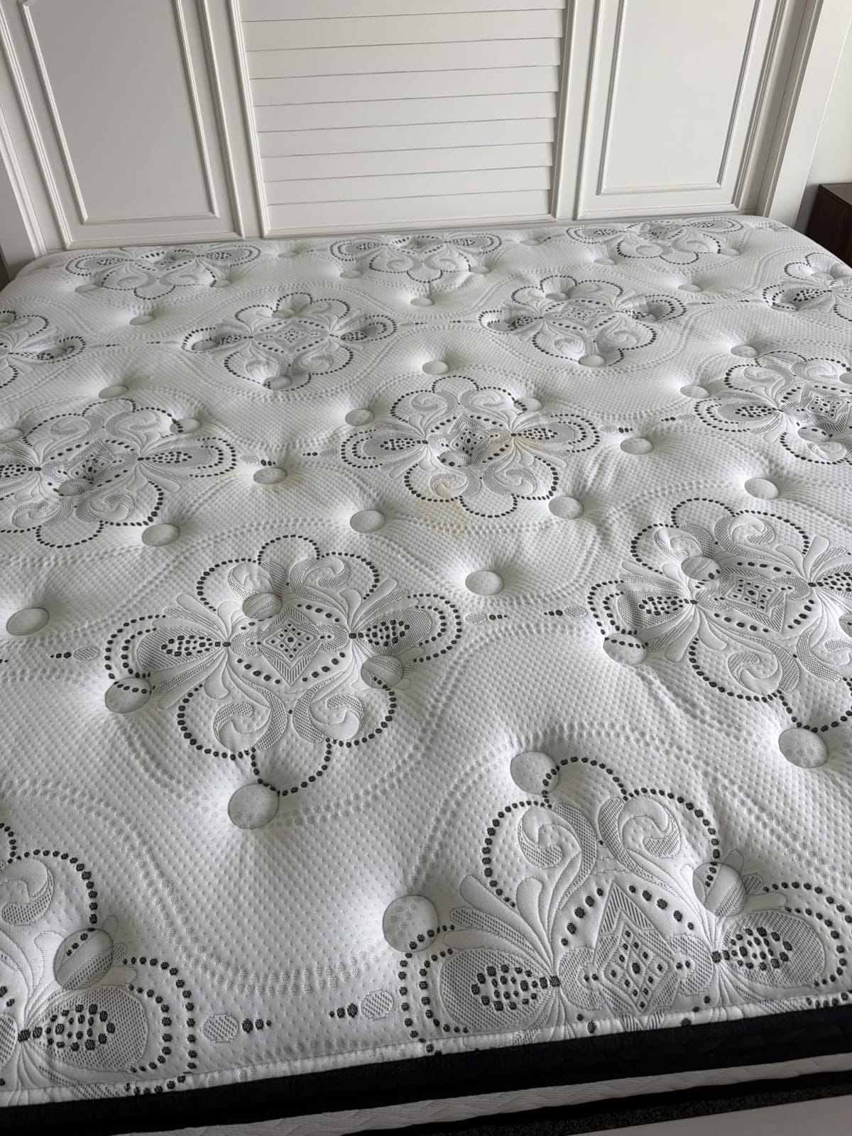 Signature Design by Ashley Queen Pillow Top 13 ' Pillow Top Hybrid Mattress with Gel Memory Foam, Edge Support for Cool Sleep and Pressure Relief, Fiberglass-Free, Bed In A Box customer photo 2