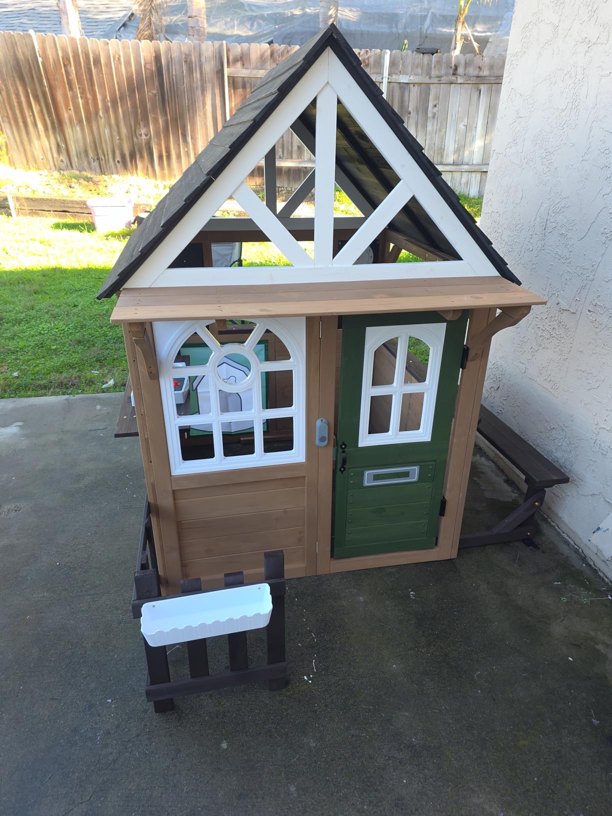 Seizeen Outdoor Kids Playhouse, All Fir Gray Modern Wooden Playhouse, Indoor Outdoor Cottage Play House w/Sink, Stove, Cookware, Flowerpot Holders, Working Doorbell, for Kids Ages 3-8 (Gray) customer photo 2