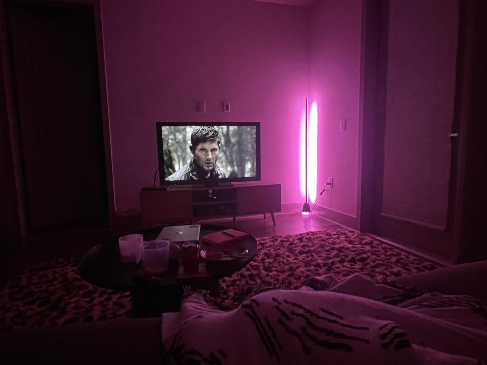 Keepsmile Smart RGB LED Corner Floor Lamp,172 LEDs Bright Standing Lamps for Living Room with APP and Remote,Modern Floor Lamp with Music Sync and 16 Million Colors, Ambient Lighting for Bedroom customer photo 1