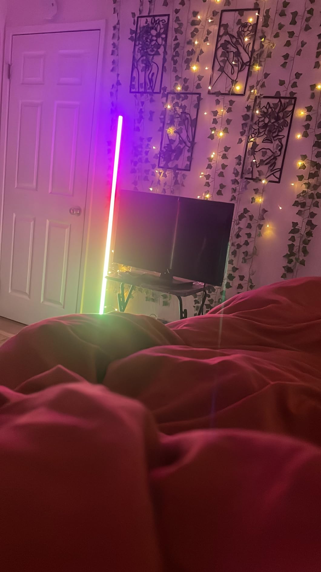 Keepsmile Smart RGB LED Corner Floor Lamp,172 LEDs Bright Standing Lamps for Living Room with APP and Remote,Modern Floor Lamp with Music Sync and 16 Million Colors, Ambient Lighting for Bedroom customer photo 2