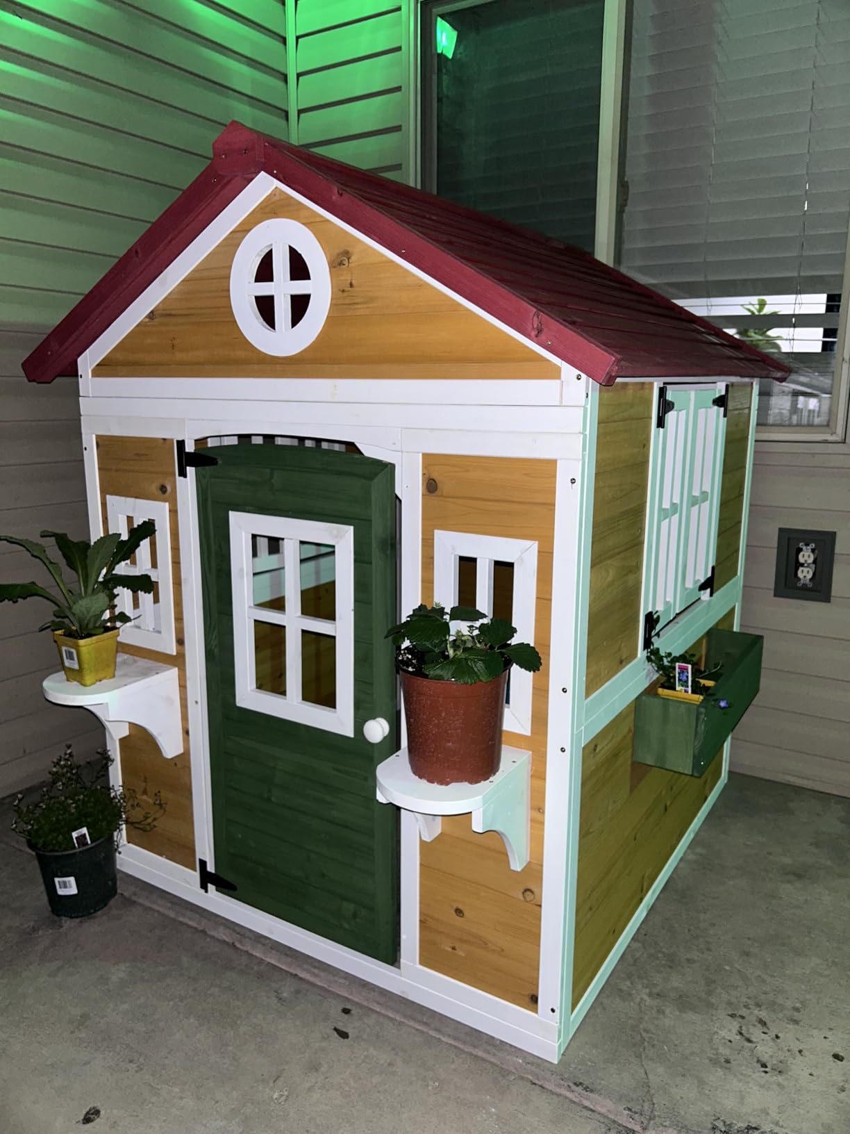 Outsunny Outdoor Kids Playhouse with Dutch Door for Toddlers 3-8 White customer photo 2