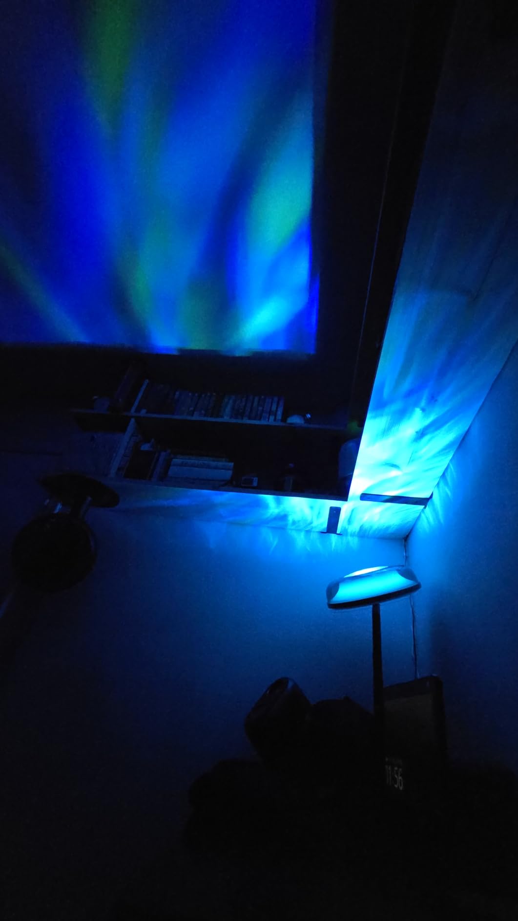 Govee Uplighter Floor Lamp for Living Room, RGBIC Ripple Projector customer photo 2