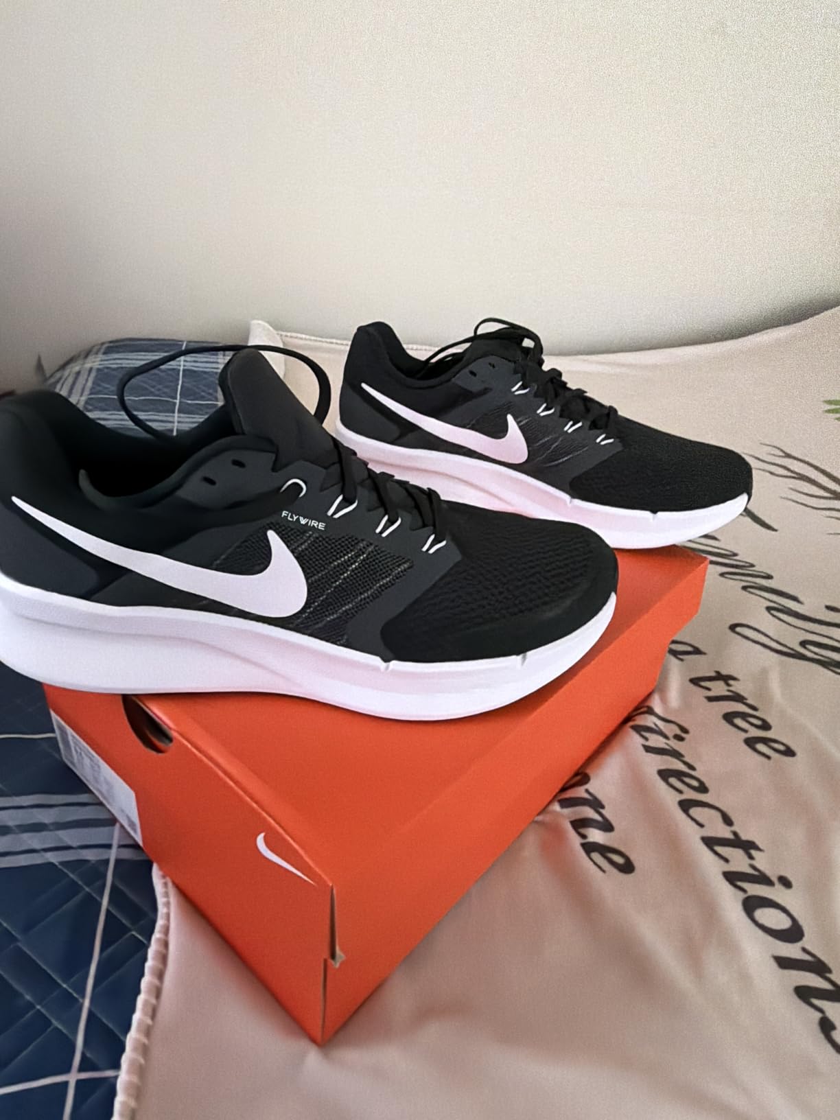 Nike Men's Run Swift 3 Road Running Shoes customer photo 2