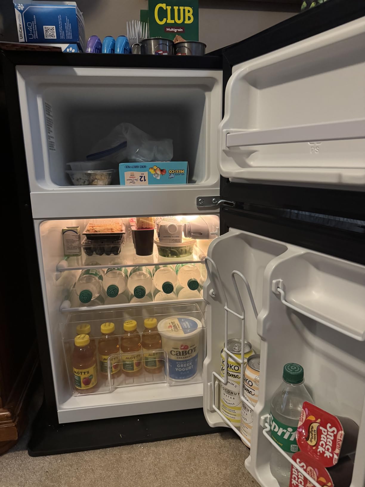 Tehanld 3.6 Cu.Ft Mini Fridge with Freezer for Dorm Office, Black customer photo 1