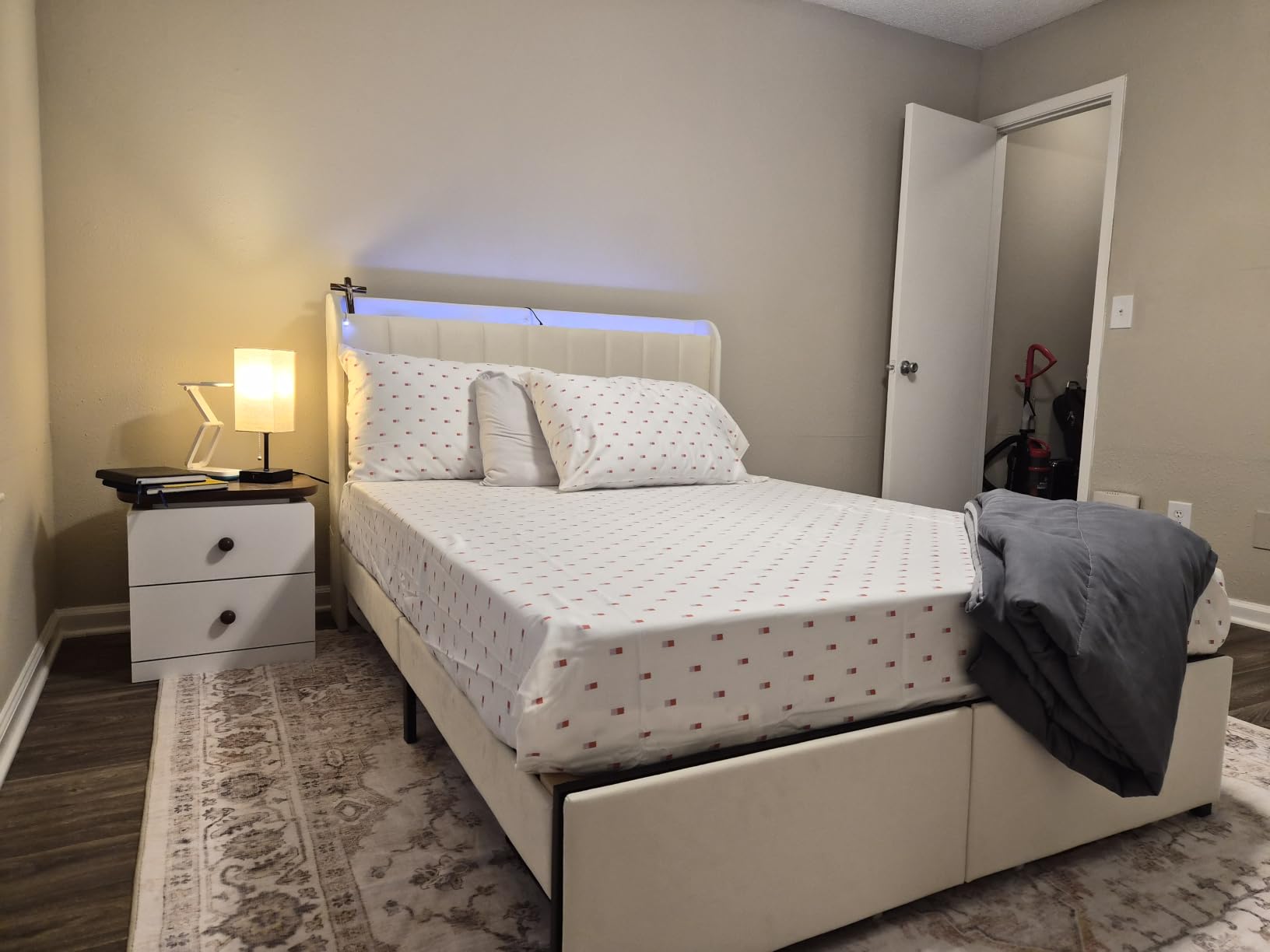 Queen Mattress 14 Inch - Medium Plush Euro Top Hybrid Mattress customer photo 2