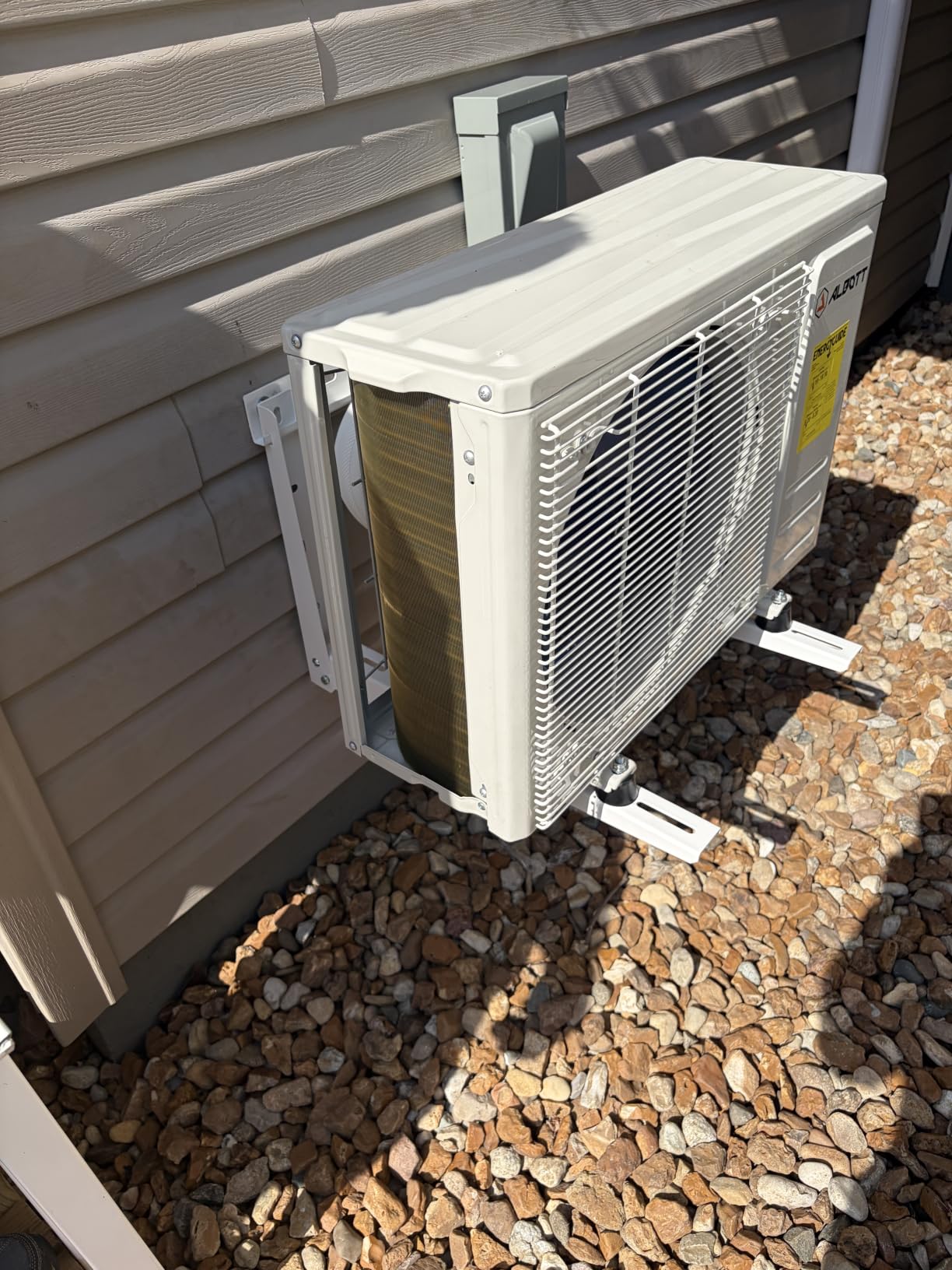 Albott 18,000 BTU Mini Split Air Conditioner and Heater, 18 SEER2, 208-230V customer photo 2